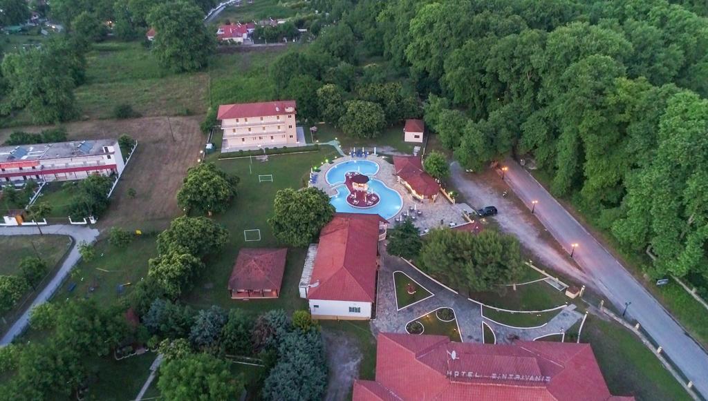Paralía Skotínis Sintrivanis Resort Beach מראה חיצוני תמונה