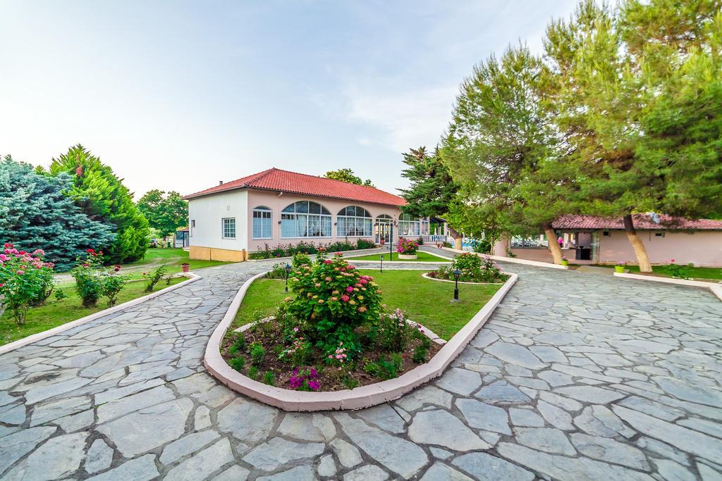 Paralía Skotínis Sintrivanis Resort Beach מראה חיצוני תמונה